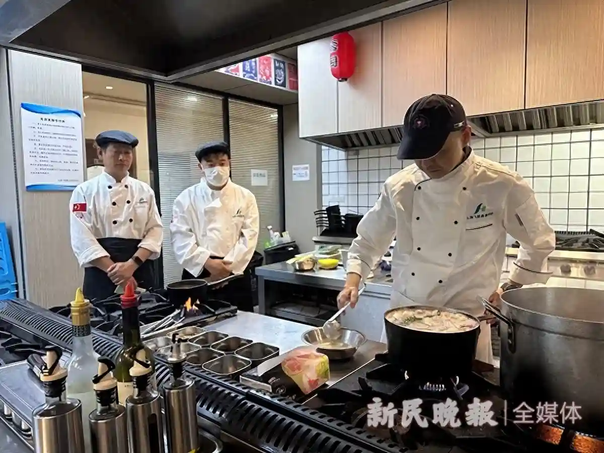 白天上班，下班上课！ 各类培训座无虚席，这届年轻人为何热衷“错峰学习”？