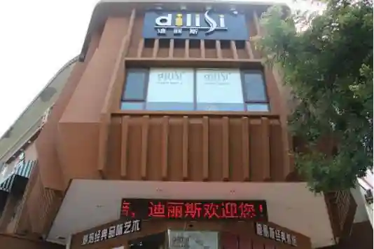 成都现最“颜味”学校：考试就是烘焙糕点，教室媲美甜品店！