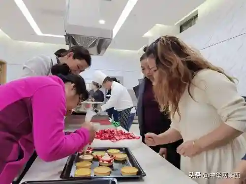 铜川：老年大学里“香味”十足