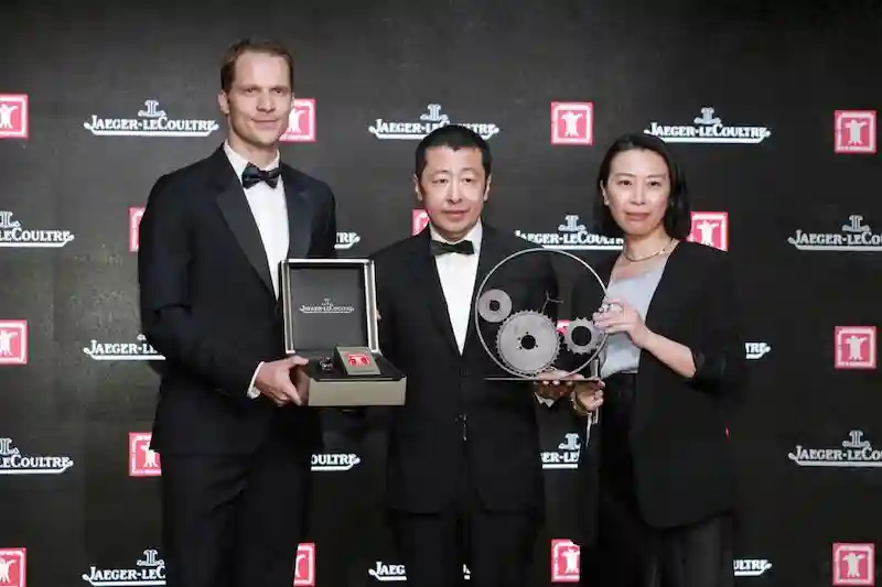 在这些珠宝腕表品牌开的咖啡馆，感受不一样的时间流逝