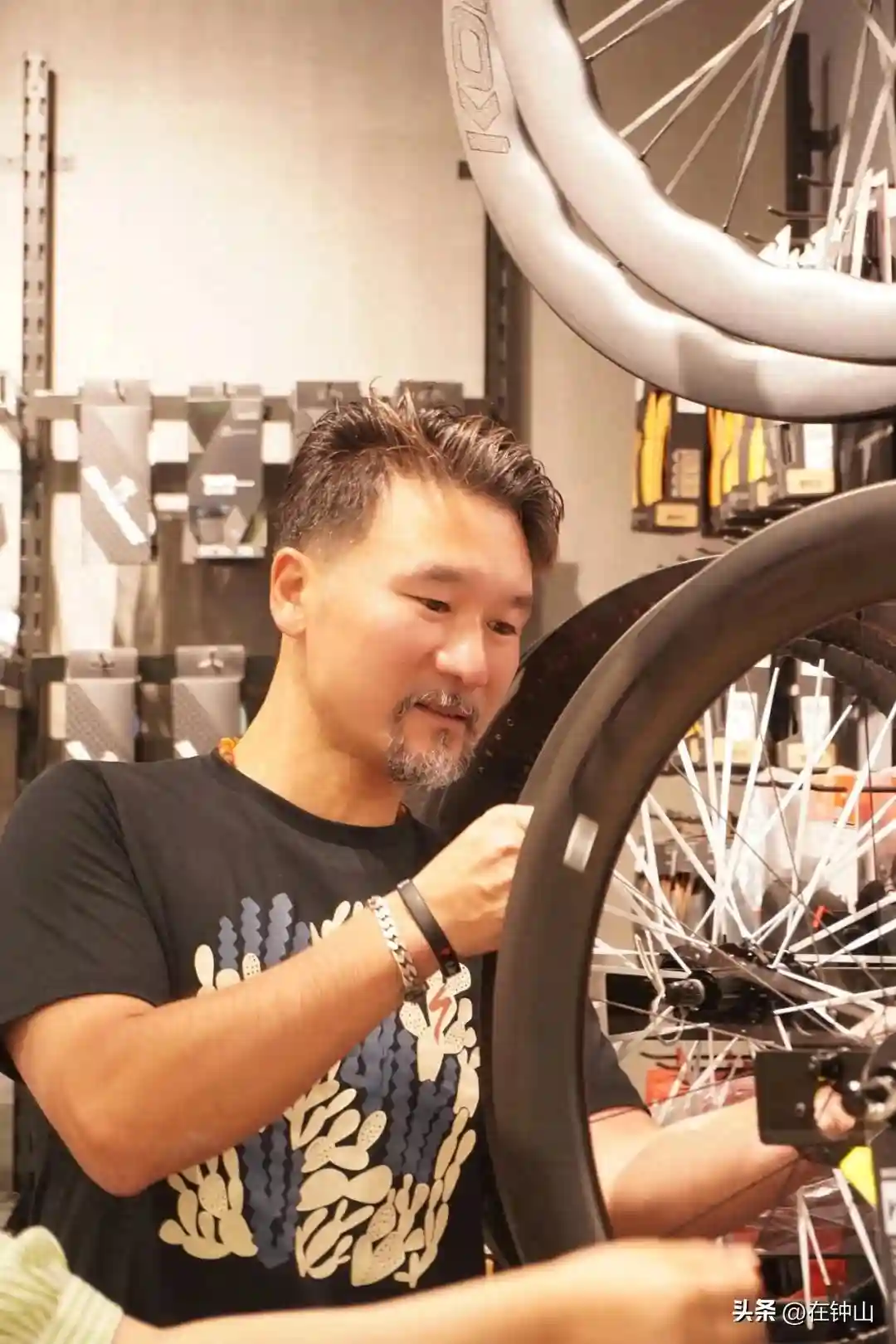 城市“骑士”生活志：享受生活中的“中速风景”……