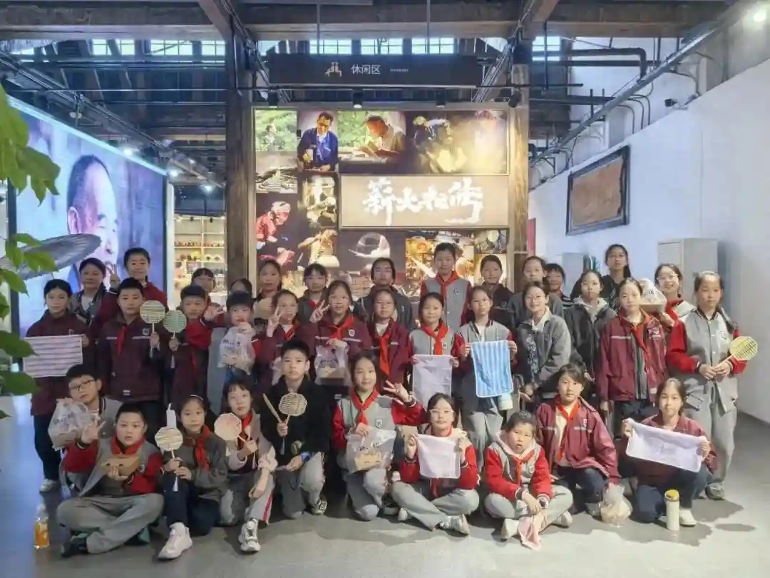 走进非遗——余杭区良渚杭行路小学的杭州手工艺活态馆实践体验