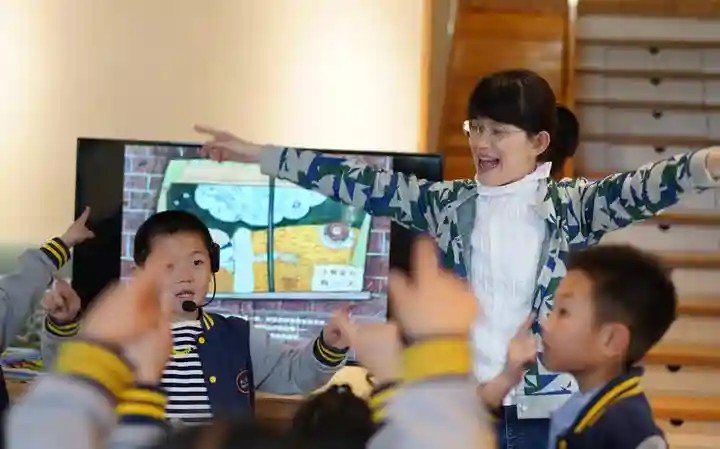 面包店里看书听讲座 晓风书屋牵手可莎蜜儿开“西点书房”