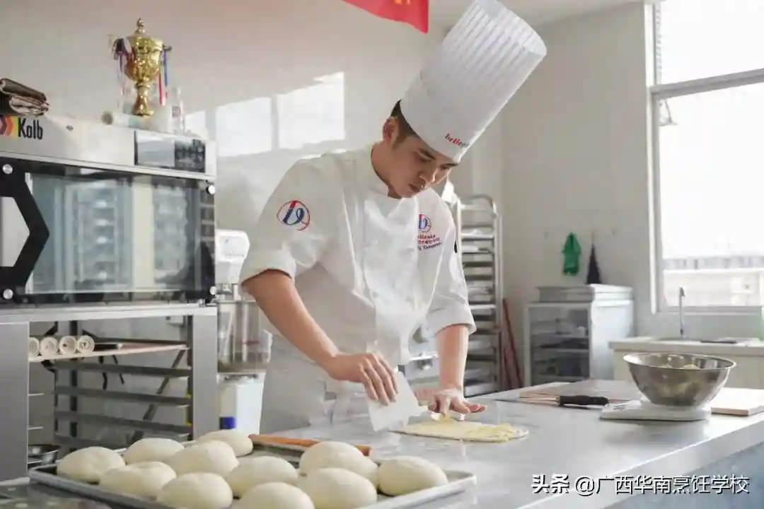 与大师同行，让梦想启航！世界面包冠军杨雄森大师公开课甜蜜落幕