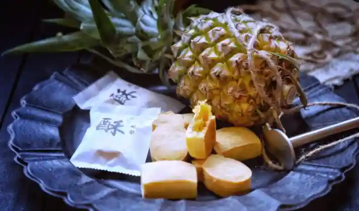 凤梨营养丰富，可以自制小甜点，软糯香甜