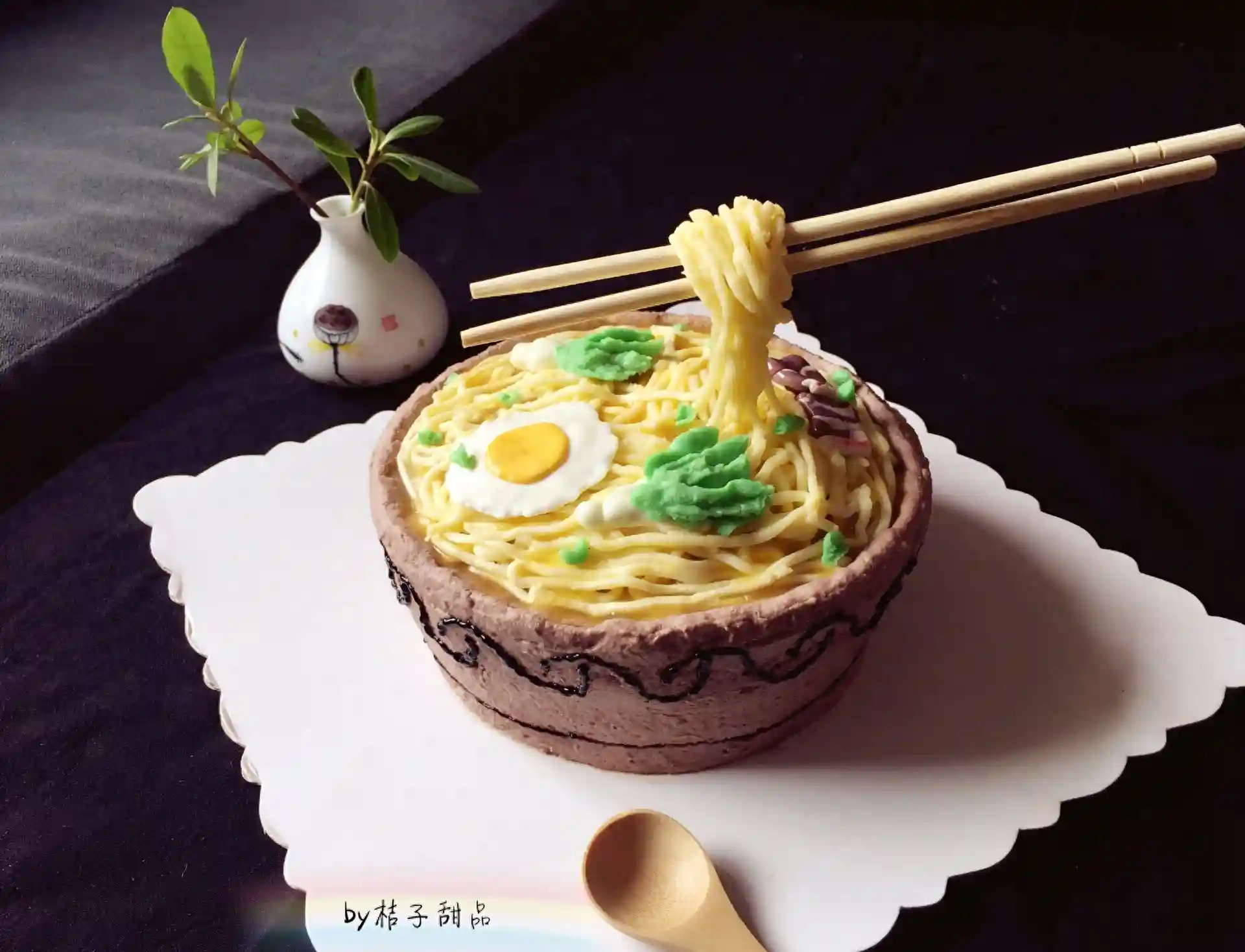 这是一个花钱也买不到的生日蛋糕，但会做戚风会挤奶油你也能做