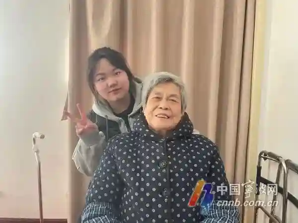 宁波“00后”入职养老院3年：有笑也有泪，更懂珍惜