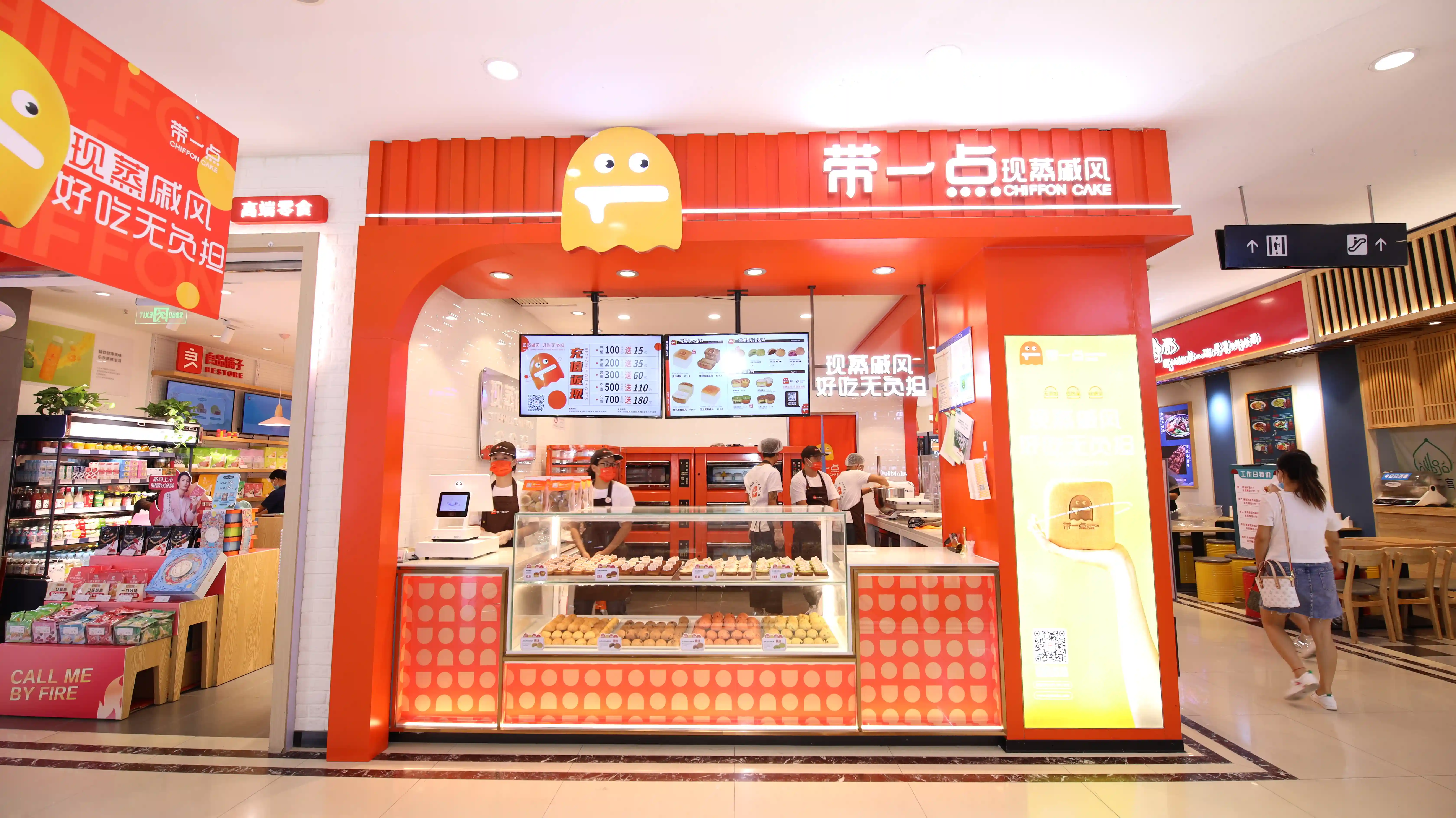 宝妈开烘焙店，“买一送一”，你以为会亏？人家月入15万