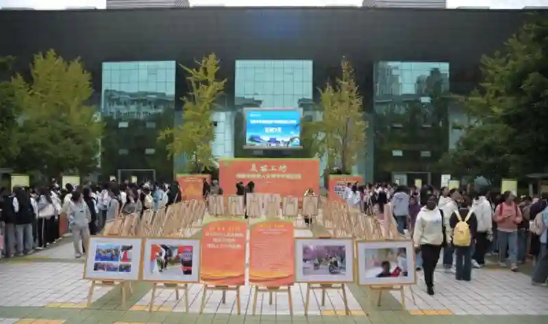 火爆到卖断货 “美丽工坊”成都市残疾人文创手作走进南充校园