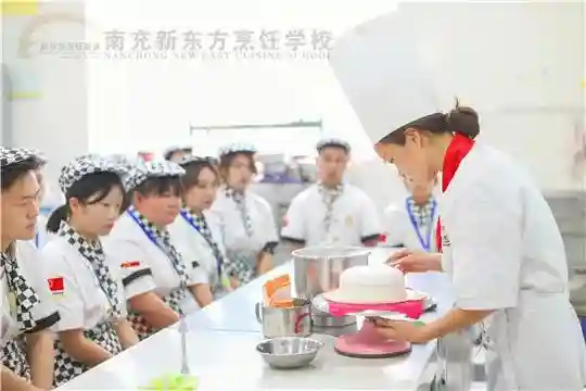 女生学烘焙，再也不用为工作烦恼！