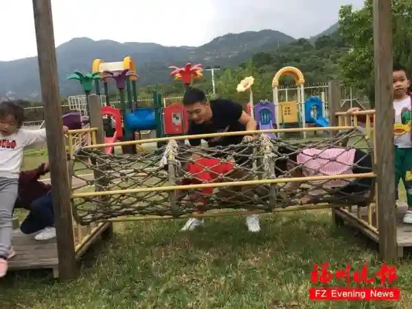 又帅又暖！福州公立幼儿园，唯一的男园长是他