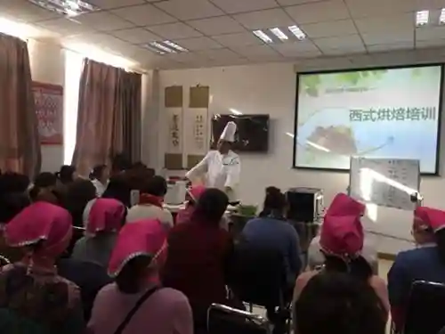 助力失业人员再就业 小南街社区开展西式烘焙培训