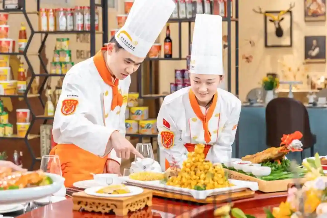 初中毕业，男孩子学点什么技术好？